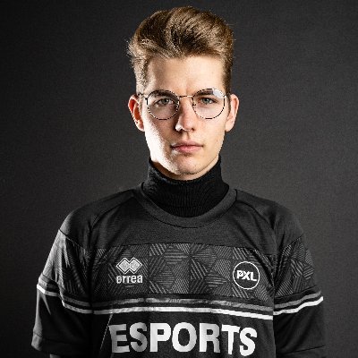 roZwellrl's profile picture. 
