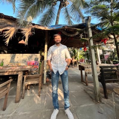 Early Stage VC @Riverwalk_VC | Bartender @BusinessBarBB | @iitbombay