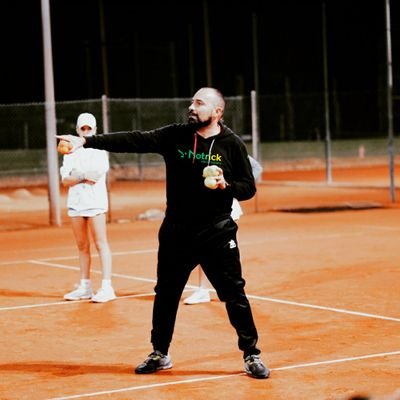 Padre de Áxel. Director PTR SPAIN. Apasionado de la VIDA, del TENIS, del PÁDEL y de la MÚSICA 🎾🎸