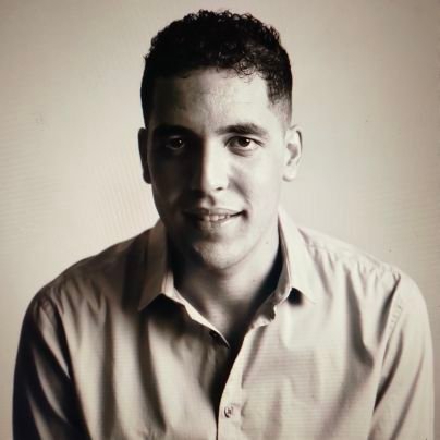 Rom1Romi's profile picture. Professionnel du secteur du tourisme & voyages. Passionné d'aérien, de voyages et de politique Française. Fan de Shakira