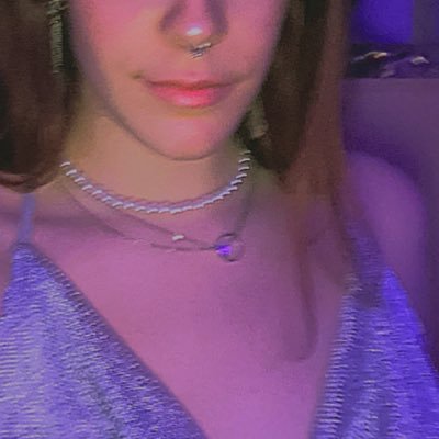 maariiaseerrano's profile picture. ¡qué el fin del mundo nos pille bailando!✨ 💜