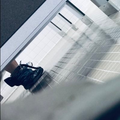 A boy in a closet. Just retweeting things that makes me horny 🍆