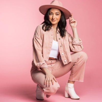 jacki_am's profile picture. dancer•choreographer•instructor•coach•tryna be a baller in the NBA though.