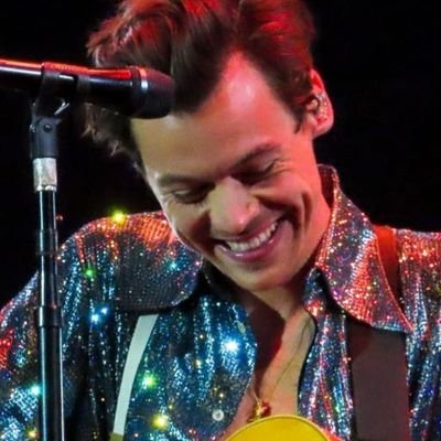 daily pics of harry smiling