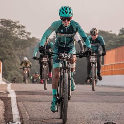 alto,cariñoso, muy amable, ciclista MTB, béisbol, Puma de Corazón. Sigueme ;) y te Sigo.