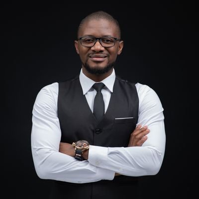 Headshots / Wedding Photographer
IG:ulemunkhomaphotography
Email:uankhoma@gmail.com