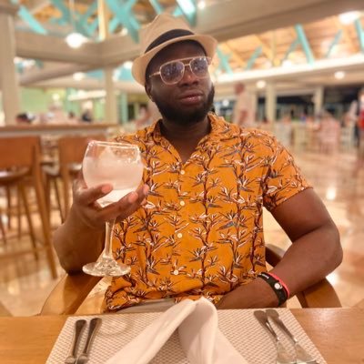 Xerxes..🗣 « Oh laisse ca pas besoin de debattre Hein »!😁Gamer Depuis ma Tour d'ivoire 👑🏰Pour ne pas ratez mes lives abonne toi à ma Chaîne 👇🏾👇🏾👇🏾