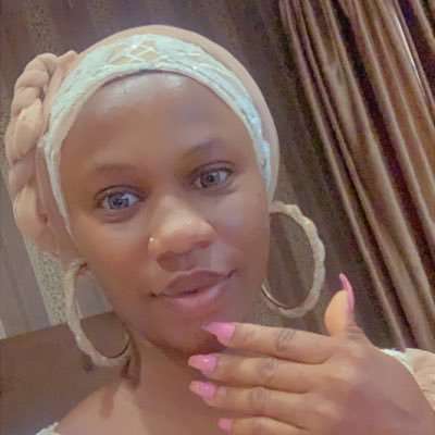 Zee_besh's profile picture. Food Lover | Music Lover | Movie Lover | Muslimah