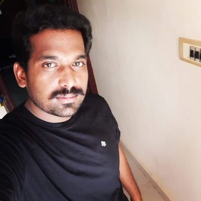 ஓடி வந்த இந்திப் பெண்ணே கேள்! - நீ தேடிவந்த கோழையுள்ள நாடிதல்லவே!
என் தமிழினத் தலைவர் இல்லாத கவலையுடன்!