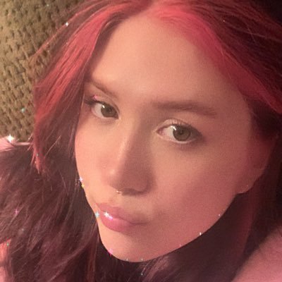 babyspce666's profile picture. whenever i see a fashion man i’m like oh u wanna vogue off!