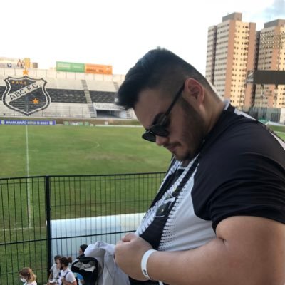 Advogado, goleiro e alvinegro. Apaixonado por futebol e pelo Direito. ⚖️