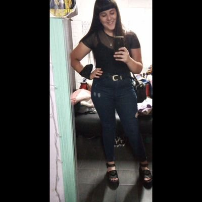 PROFESORA DE EDUCACIÓN INICIAL🎓

DOCENTE  👣

26 años.

🌌💫✨《 ÅĎÔŇĎĚ MĚ ŁŁÊVÂ ŁĂ VÎĎÂ 》🌌💫✨