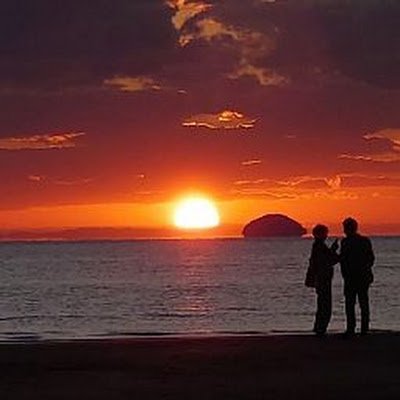 toka_sato's profile picture. 80年代女の子アイドルが好きな大阪のおっちゃんです。一人称=あっし。思いつくまま呟いてます、 昭和テイスト強め。適宜削除したり、同じ事を何度も繰り返しツブやく事も多々あります。少し戻って過去のツイも眺めてみて下さいね♪