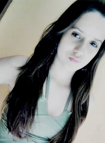 Naum tentee me enteendeer nem Muito menos Julgaar.Naum soou perfeeita e nãao Naasci Praa te Agradàr!!  *-*     me segue ki sigo de voolta ♥