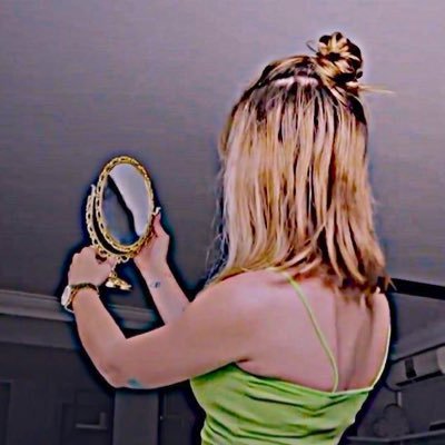 awalsxsolmaz's profile picture. 