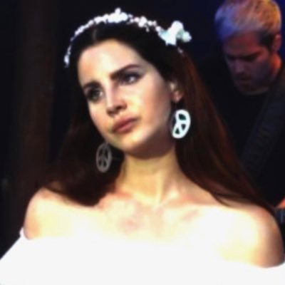 she/her ISFP EDTWT 18 aries, bisexual, nicole dollanganger enthusiast, LDR wannabe, in a band