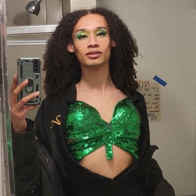 They/She,♒Aquarius, lover of: hair💁🏽‍♂️ green💚 birds🕊🦚🦜🦅🦉 theatre🎭 
conquering the universe
Trans Femme Goddess
my ig is @DionH1224