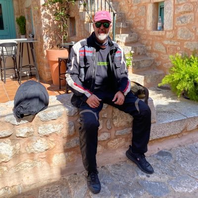 kemi_nik's profile picture. * Η ζωη θα ηταν μονο το μισο ωραια απο οτι ειναι,αν κανεις δεν ειναι και λιγο τρελος* Νικολας