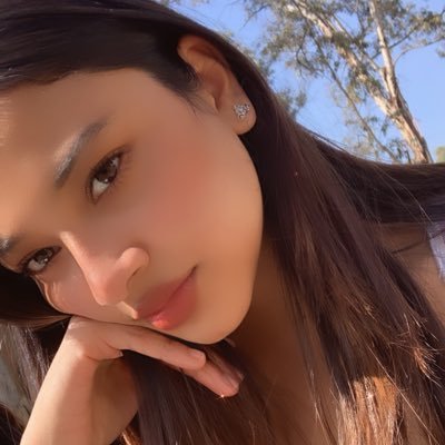 GabrielaFHS's profile picture. ..