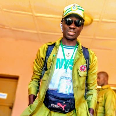 Senate1046's profile picture. Graduate of Political Science🇳🇬KASU Alumnus🎓XCorp Member,Soccer Analyst,Political Writer🖋️Civil Servant KADRIMA,CEO Sanata Ikon Allah Sport⚽Center H/Banki