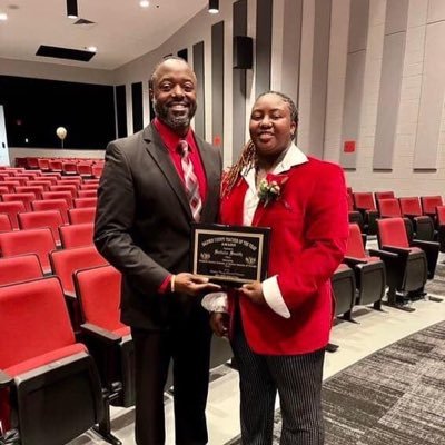 Instructional Coach 📚. Oak Hill Middle School “. For I know the plans I have for you “ 🙌🏾 #GoDawgs