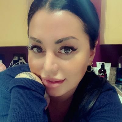 fit MaMa 💪 2 babes 👦👧 medical Esthetician 👸 Laser Technician ⚡Lover of Food🍕 Fashion👗Christ ⛪ And Tats🖤