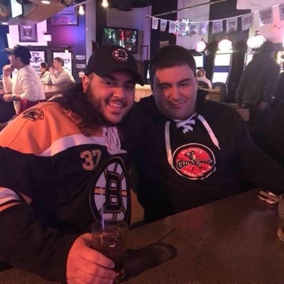 Sports writer for @CHIHockeyNow, @FanSided, and USA Today’s @TheBearsWire. Sports podcaster for @BarroomNetwork & Game Day Live host for @LetsGoDevilsPOD. 🐟