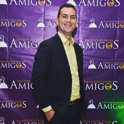 Quien no vive para servir, no sirve para vivir.