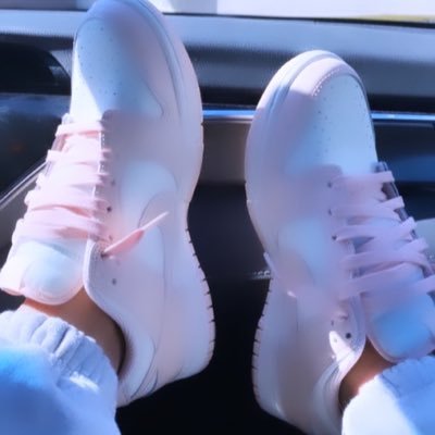 threadsbyjab's profile picture. 