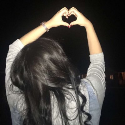 brisaanaya555's profile picture. There's a dislike, it's a hoodrat.