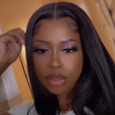 on my worst days i live like somebody on they greatest . IG: kaayla.jov 🦋