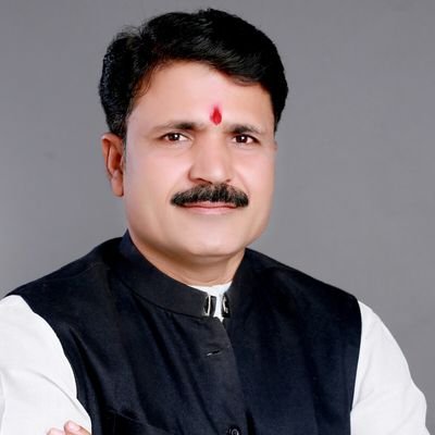 चूड़ामणि साहू. महामंत्री जिला कांग्रेस कमेटी रायपुर ग्रामीण. अध्यक्ष तहसील साहू संघ धरसीवा. पूर्व जनपद सदस्य धरसीवा