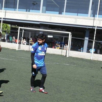 Con cuerpo de joven, actitud de señor@ y pensamientos de abuelo.