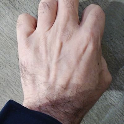 eroiyatu48's profile picture. 大阪豊中住み。老若男女関係なく性癖に刺さる人を愛します。無言フォロー失礼します。