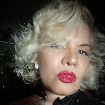 YuyuRsqte's profile picture. ÷ el Derecho,mis Esculturas,el fuego d mis Metales,la pasión d imágenes y lineas escritas x Ti y x Mí aquí,me voy desdoblan quedando desnuda mi Alma ante TI