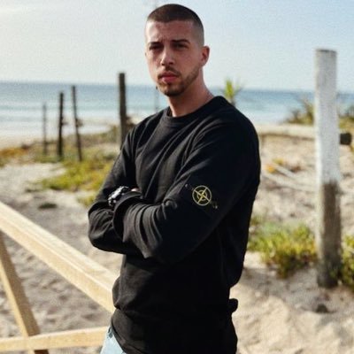 _tomasbc's profile picture. real eyes realize real lies.