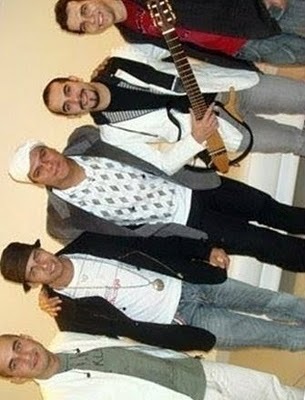 Amor de Fã, é pra sentir não pra entender ♫♪
16/07/11 
Por : @9inhaCiumenta