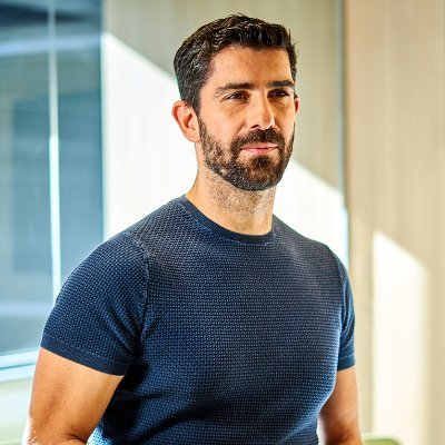 Trabajando en el futuro del diseño de UX e intentando crear un nuevo modelo de relación entre las compañías y sus ususari@s. #UX #Innovation #aikido #sátira
