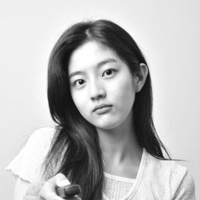 SU_CHIVE's profile picture. 배우 #신은수 인스타그램 아카이브 📁💖