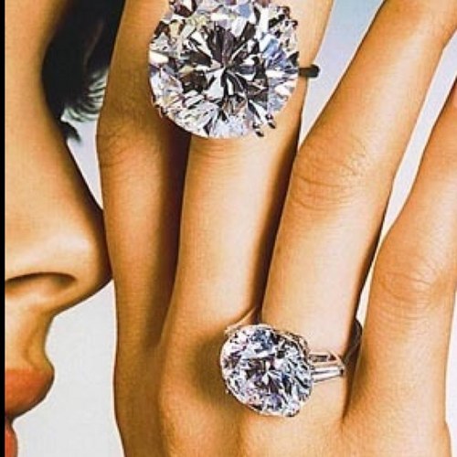 GIVEitALLtoMEE's profile picture. I HAVE GREAT QUOTES♛ quotes that you'll be able to relate to and love! follow me and love me ツ