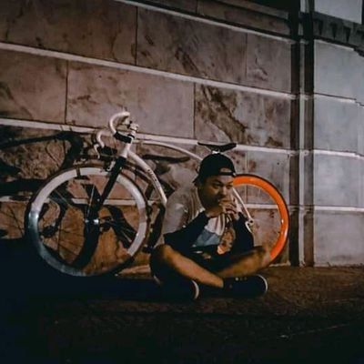 Apa aja yang penting happy