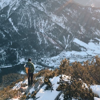 realrobsuss's profile picture. 