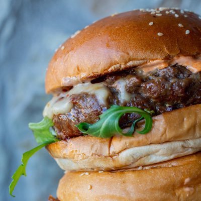 #hamburguesas de autor, con salsas de creación original. Nos inspiramos en el fusion food para daros lo mejor. Las Tablas y Montecarmelo
