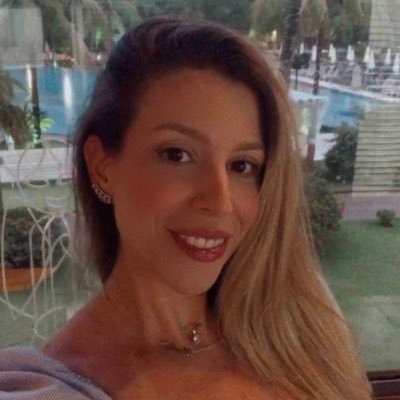 idalinna's profile picture. Ainda não entendo o Twitter, mas aqui estou.😝✌🏻