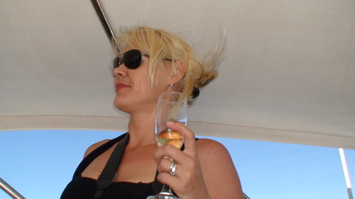 ImJennyChow's profile picture. Taiwanese Jewish gal living in Sydney studying. Love sushi, noodle bars, and big airplanes, my iphone and anime.