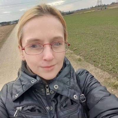 Je suis une femme tout d'abord sérieuse sincère et véridique,attentionnée gentille généreuse sympa cool ouverte a toute discussion e surtout très respectueuse