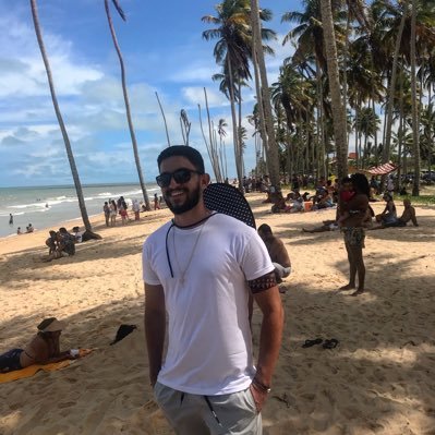 um alguém, em algum lugar, tentando ser alguma coisa