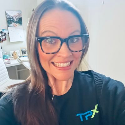 I enjoy the adventure in meeting new people and connecting with them through creativity to build lasting and fullfilled relationships.