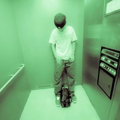 alexisrbles's profile picture. 