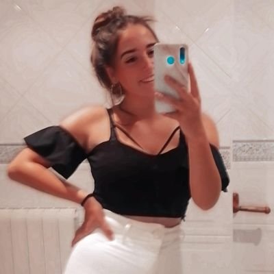 maiurruti_'s profile picture. 